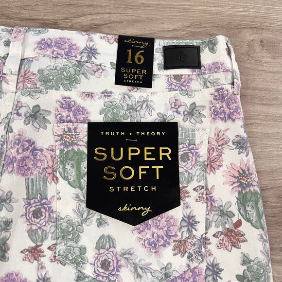 Truth + Theory Super Soft Stretch Multicolor Floral Skinny Jeans Size 16 - Picture 8 of 8